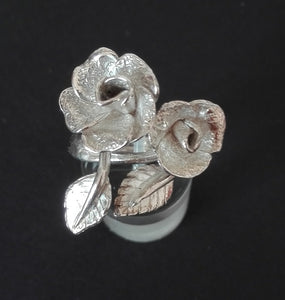 Anello in stile floreale con rose