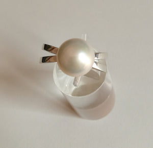 Anello con perla