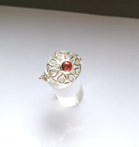 Anello in stile Antico Etrusco con Granato Rosso